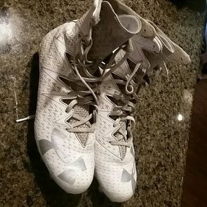 Under Armour football cleats .size 10.white